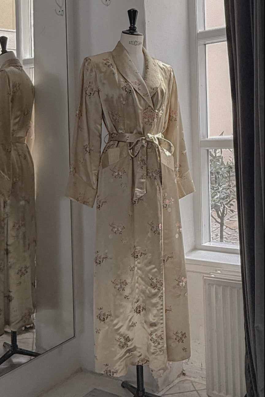 Vintage Gold Embroidered Silk Chinese Robe, WILDE Copenhagen