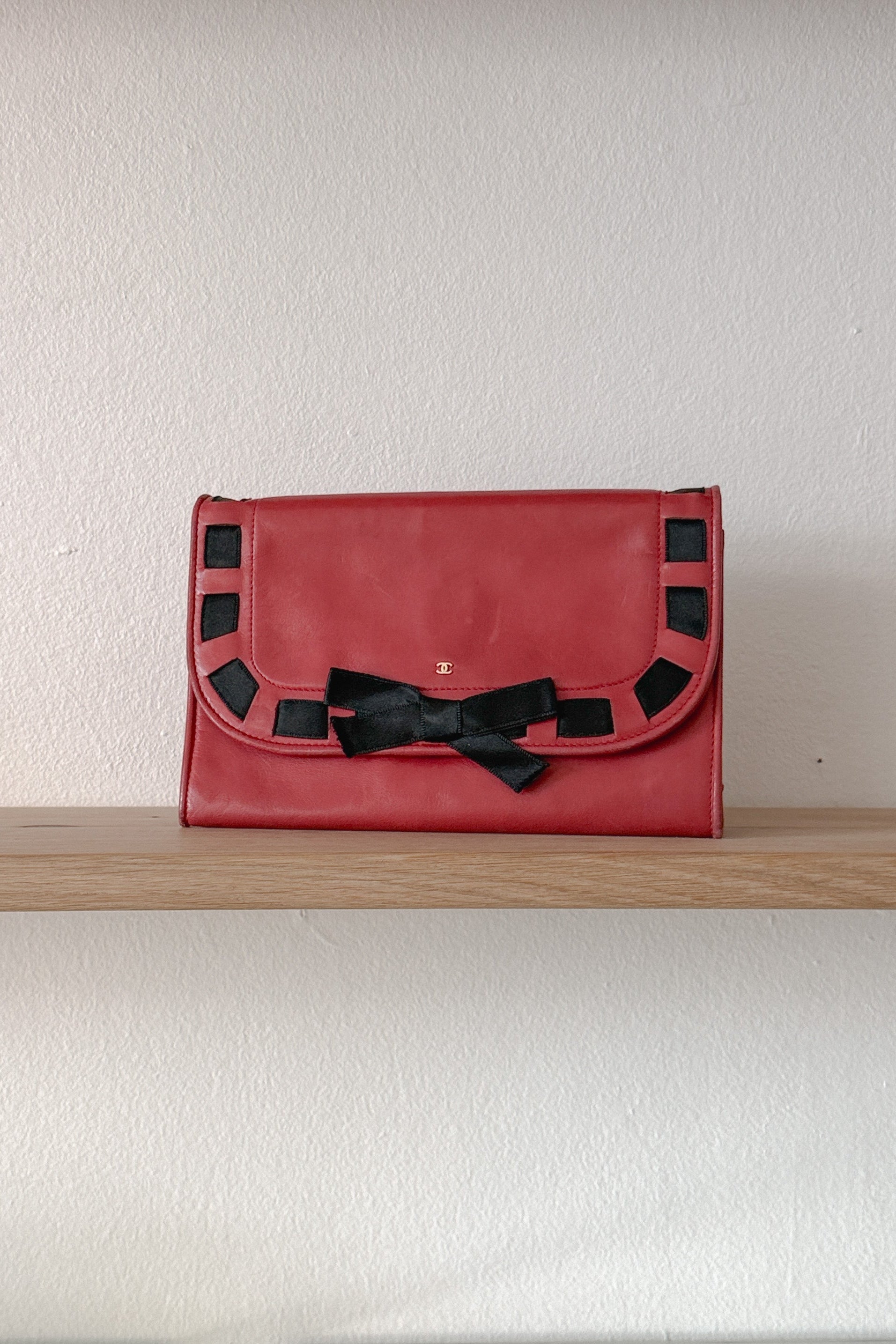Chanel Vintage Red Leather Handbag – Gold Chain, WILDE Copenhagen