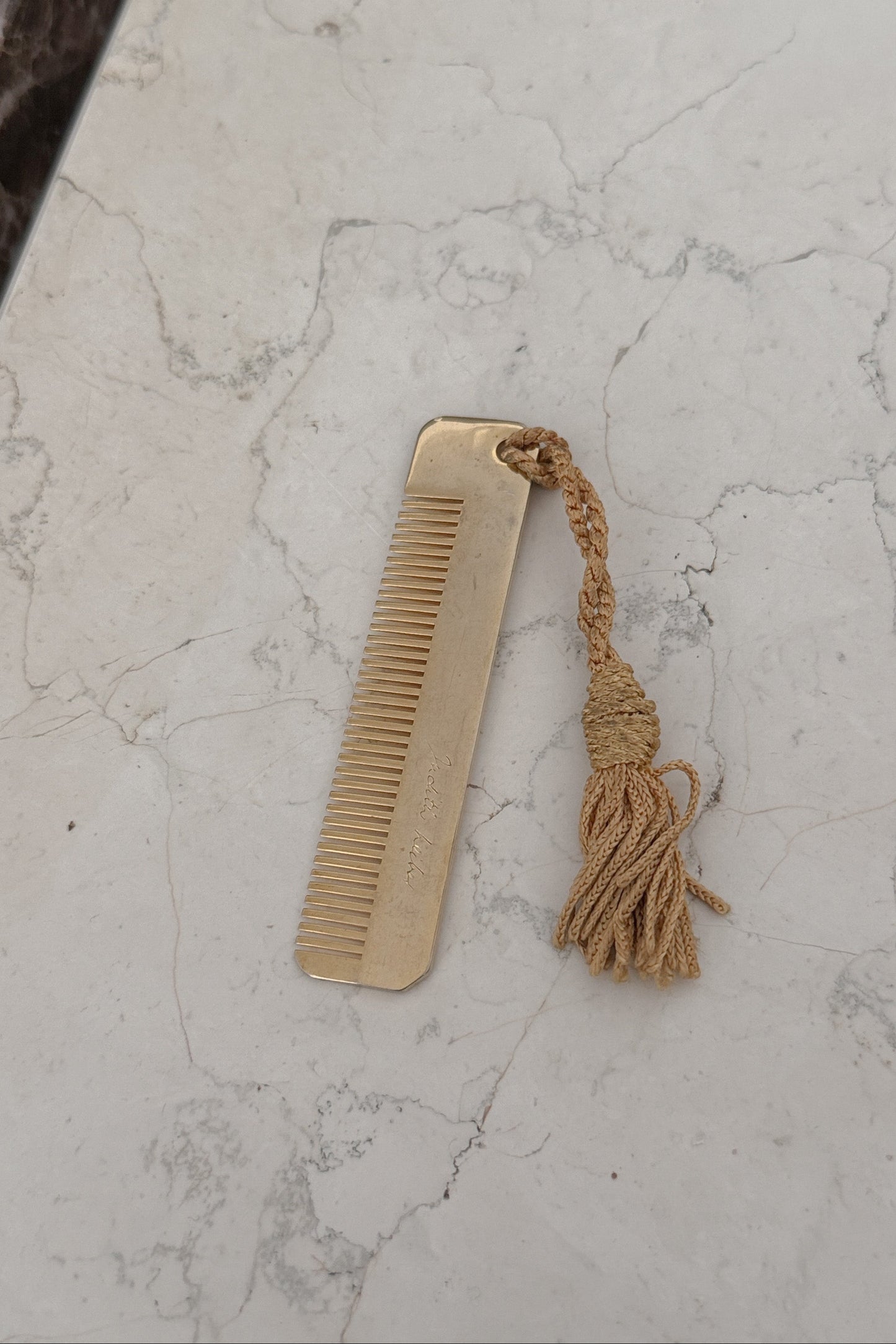 Judith Leiber Gold Tassel Hair Comb, WILDE Copenhagen