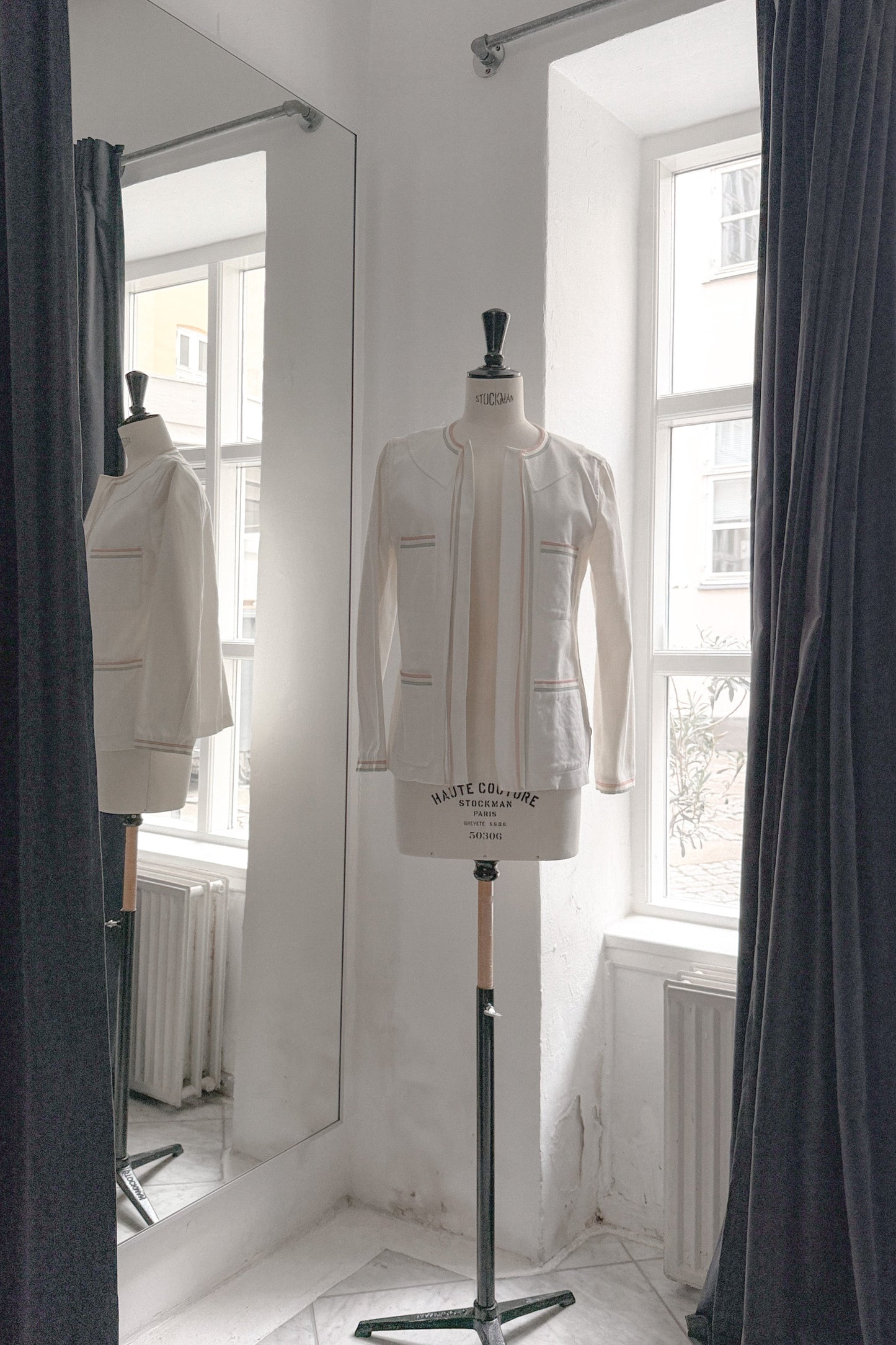 Vintage Chanel Cruise SS2004 Ecru Cotton Jacket, Size 38. WILDE, Copenhagen.