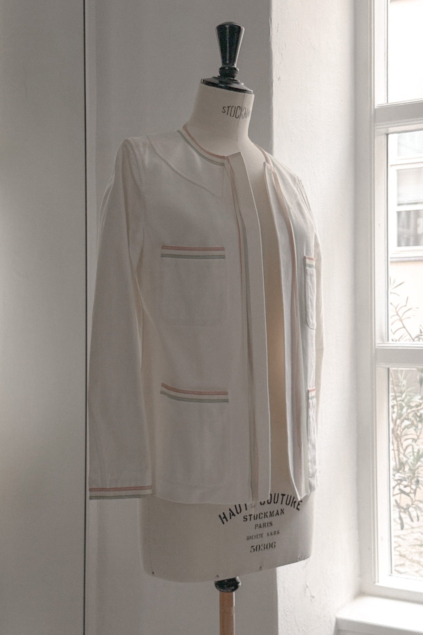 Vintage Chanel Cruise SS2004 Ecru Cotton Jacket, Size 38. WILDE, Copenhagen.
