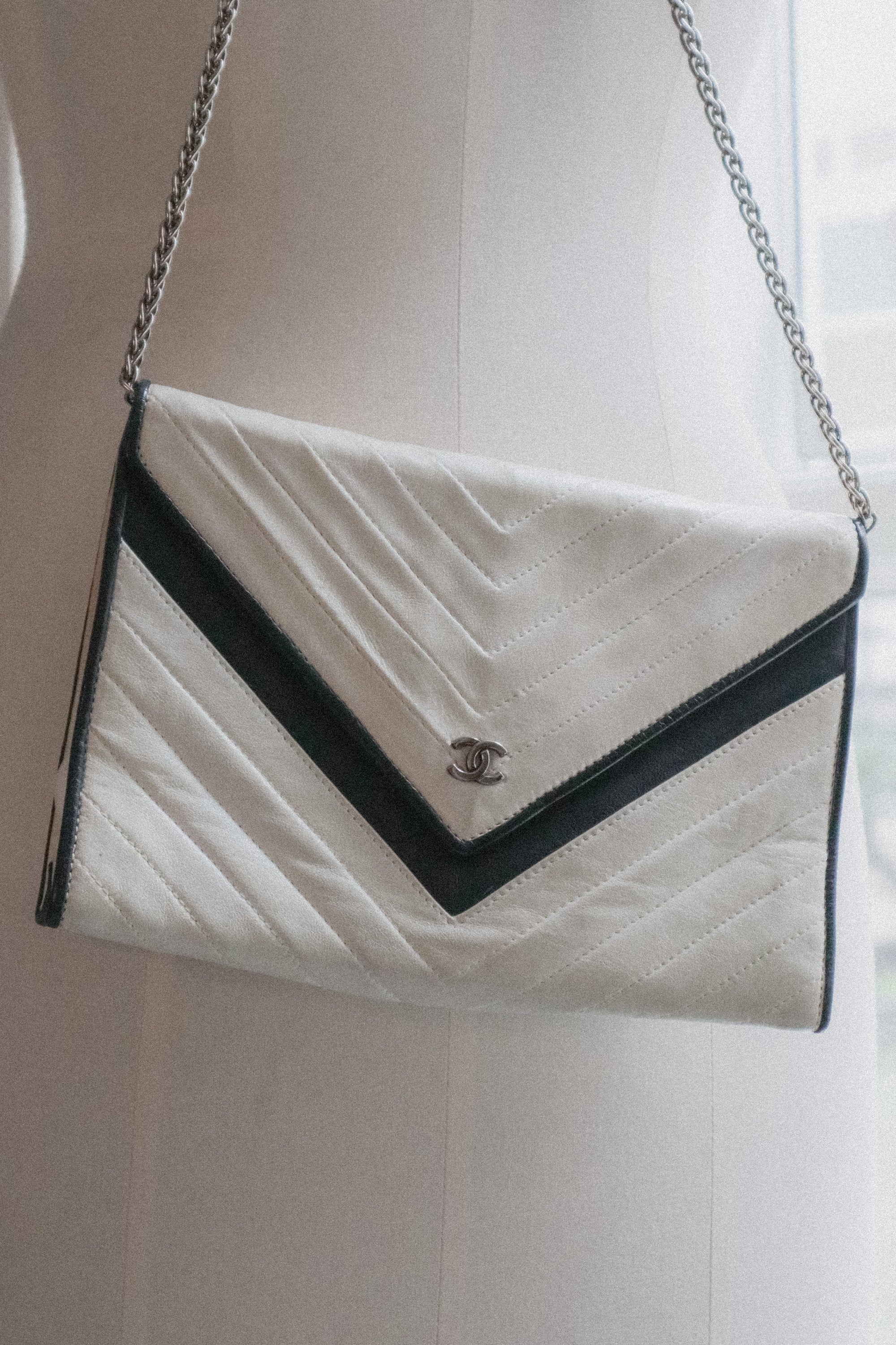 Chanel Vintage White Leather Handbag
