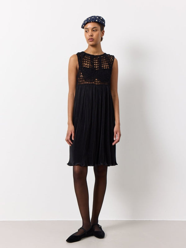 Black crochet knit pleat dress - WILDE