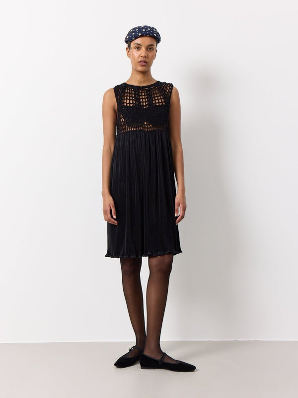 Black crochet knit pleat dress - WILDE