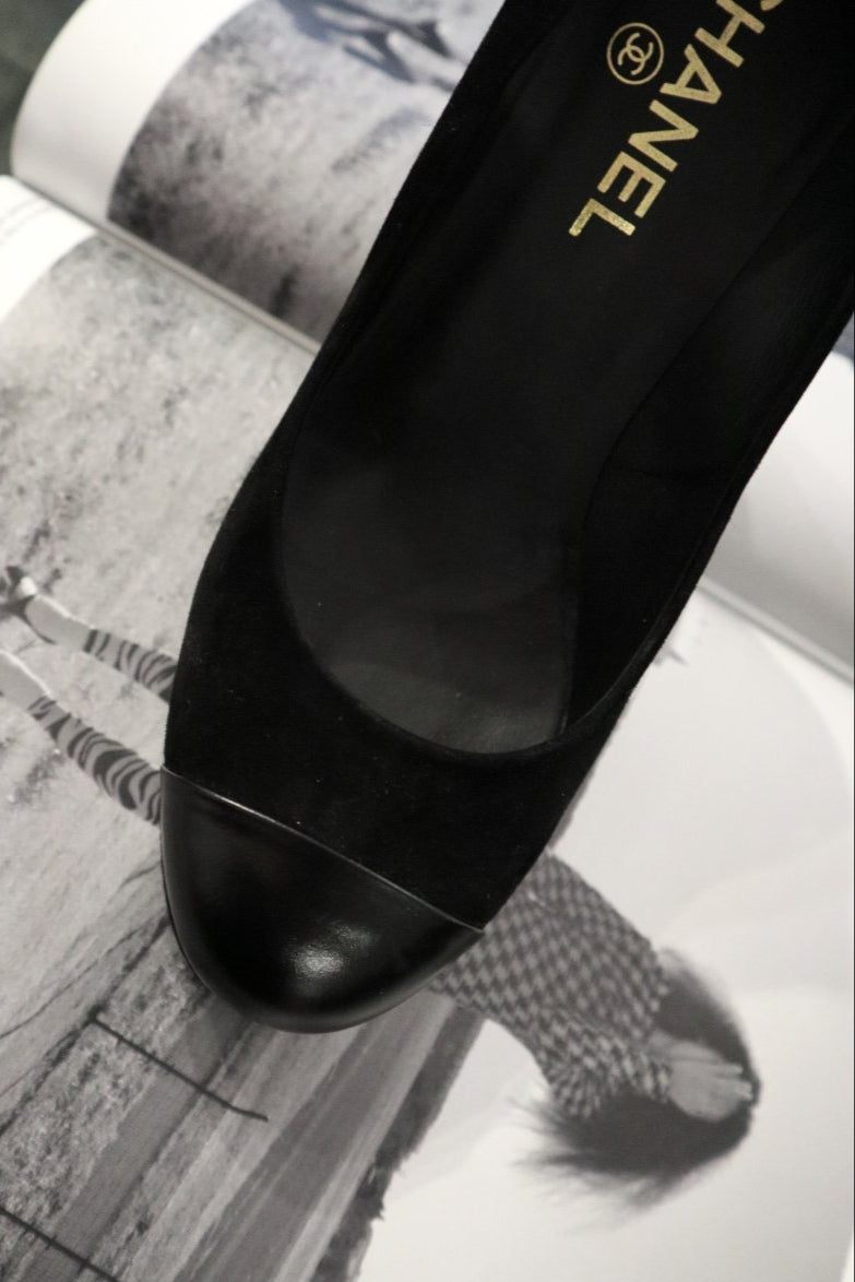 Chanel black heels - WILDE