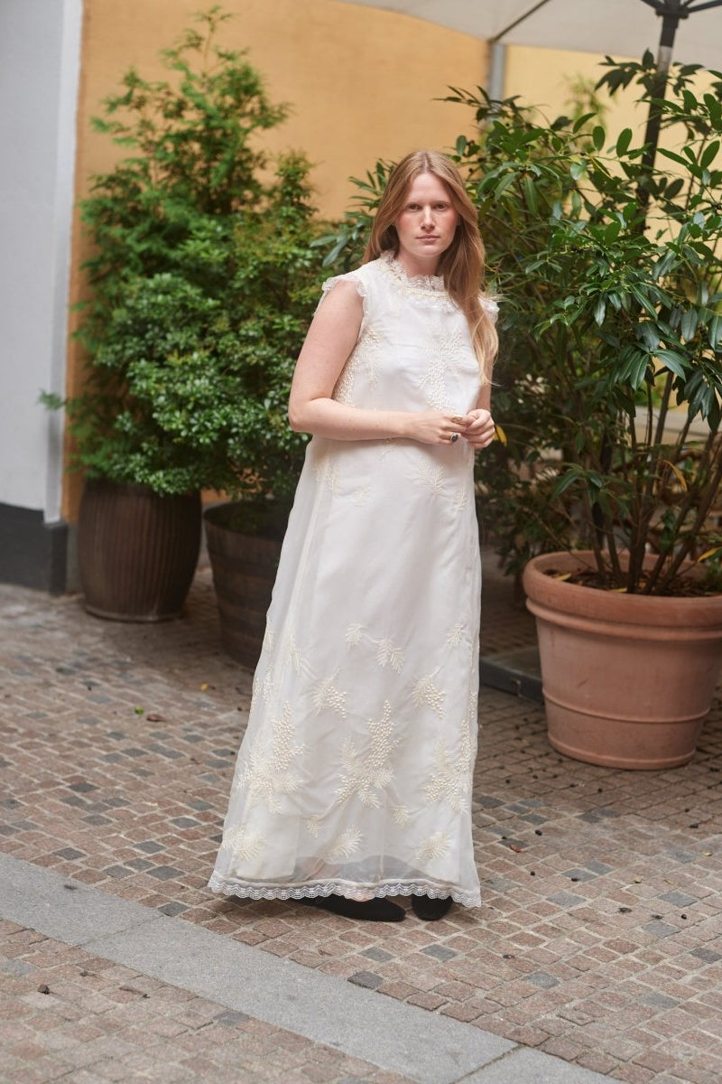 Embroidered wedding dress - WILDE