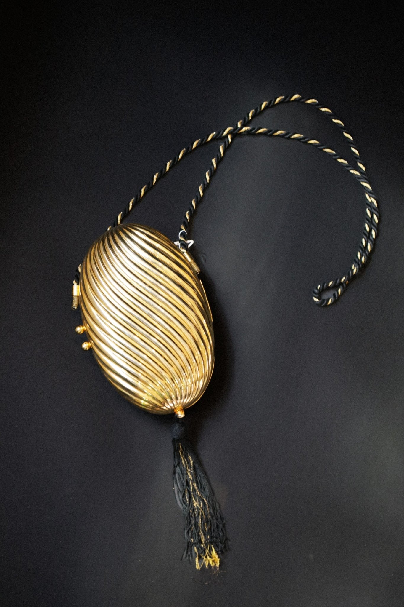 Gold Swirl Tassel Handbag - WILDE