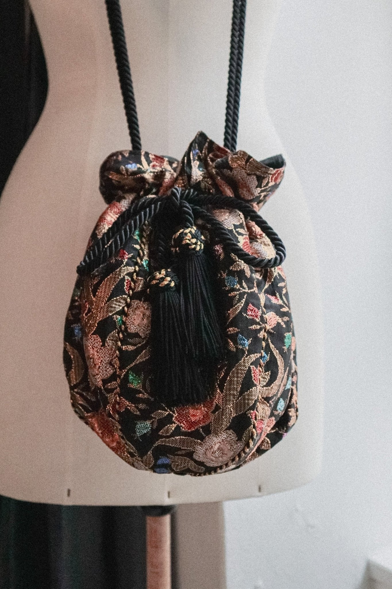 Victor Costa Floral Tassel Handbag - WILDE