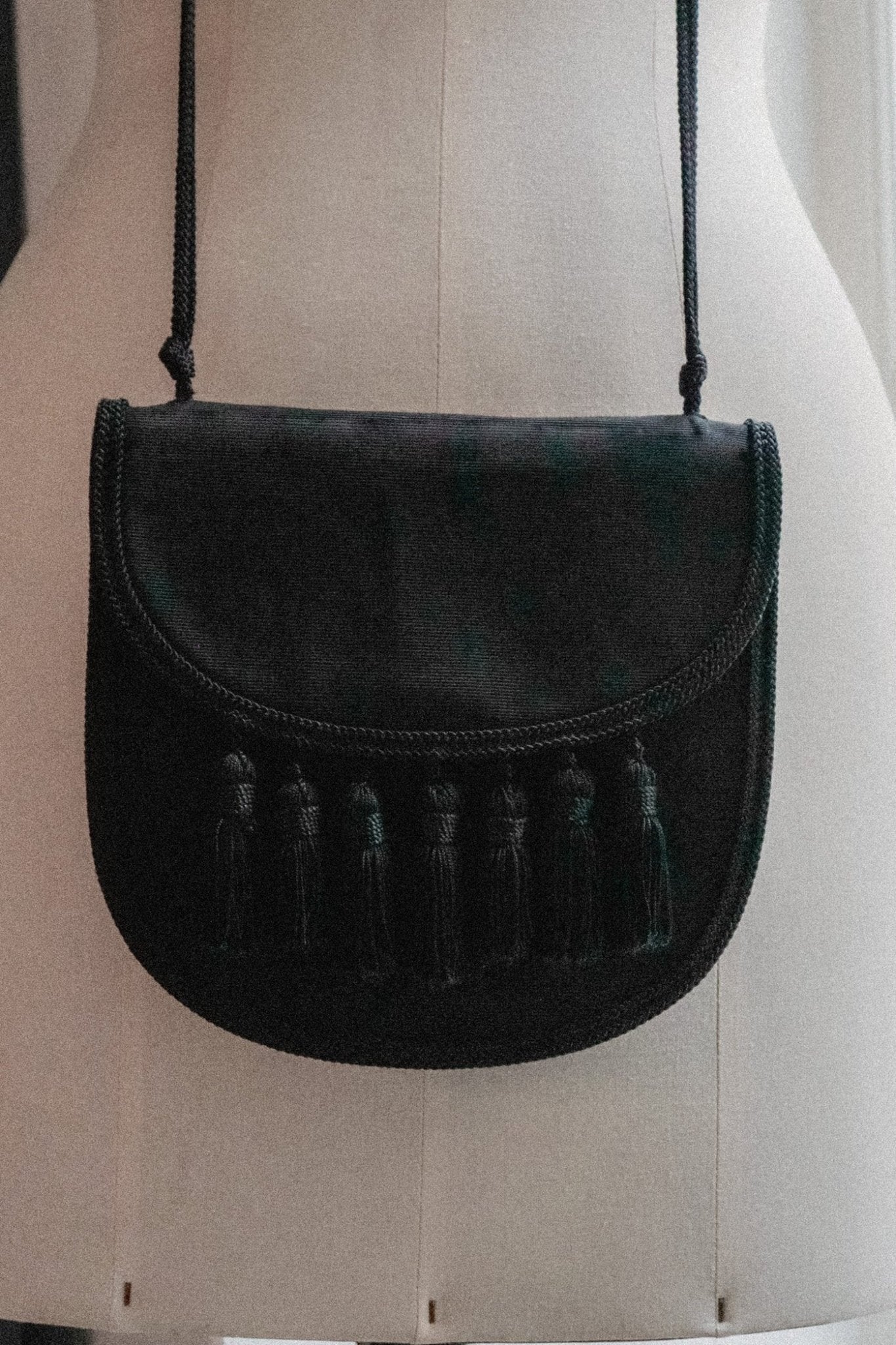 Yves Saint Laurent Tassels Handbag - WILDE