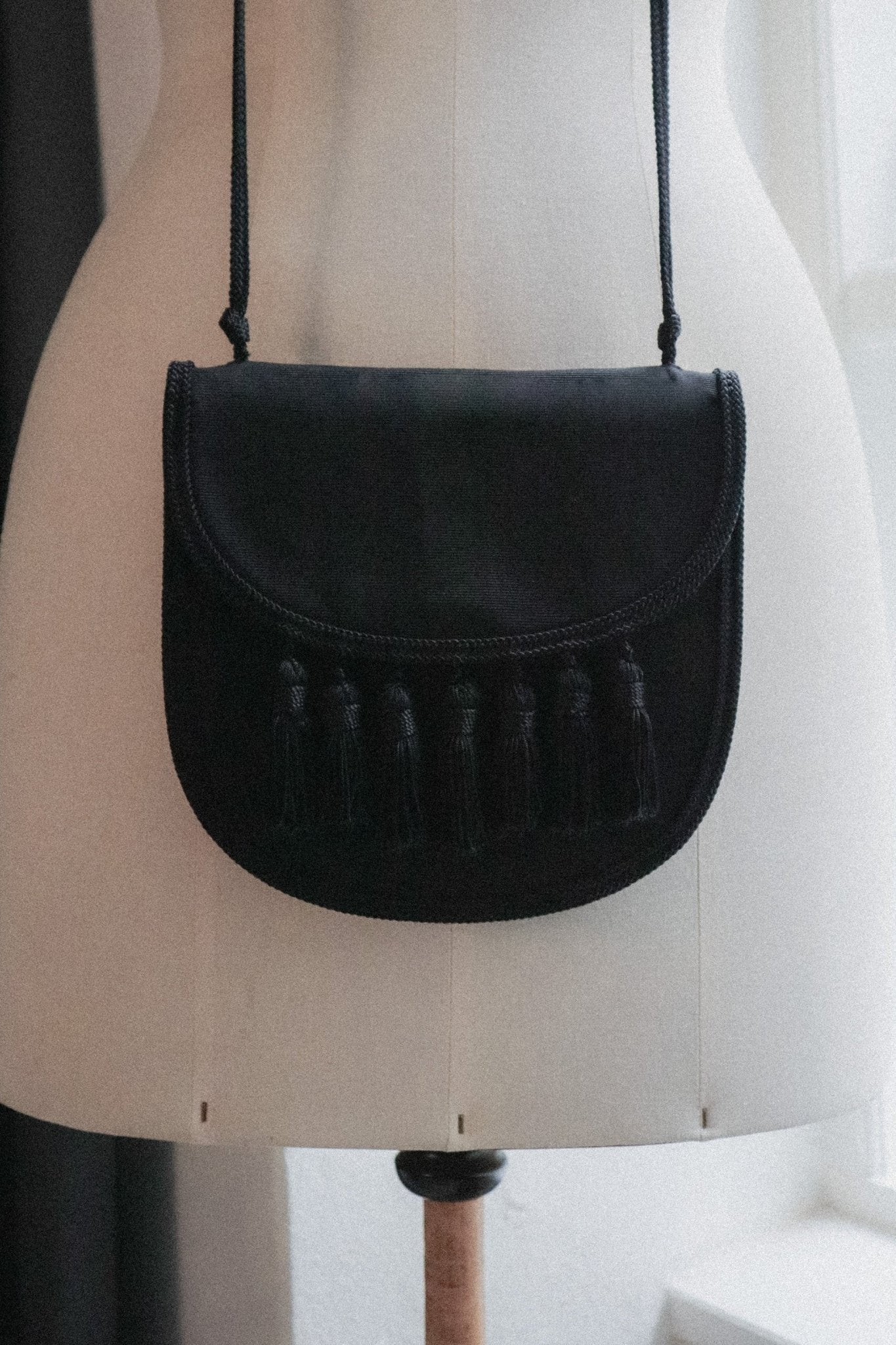 Yves Saint Laurent Tassels Handbag - WILDE