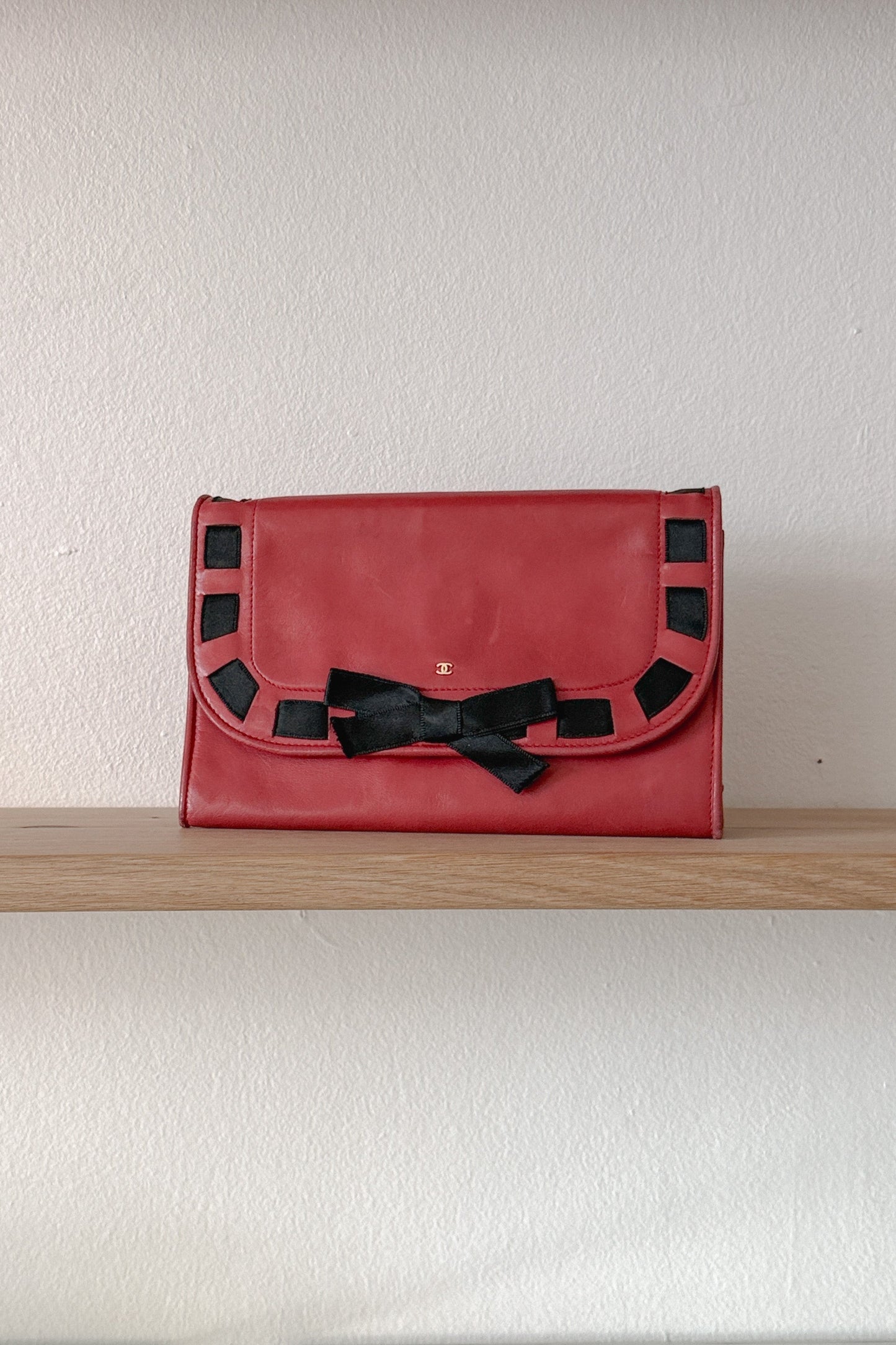 Chanel Vintage Red Leather Handbag – Gold Chain, WILDE Copenhagen