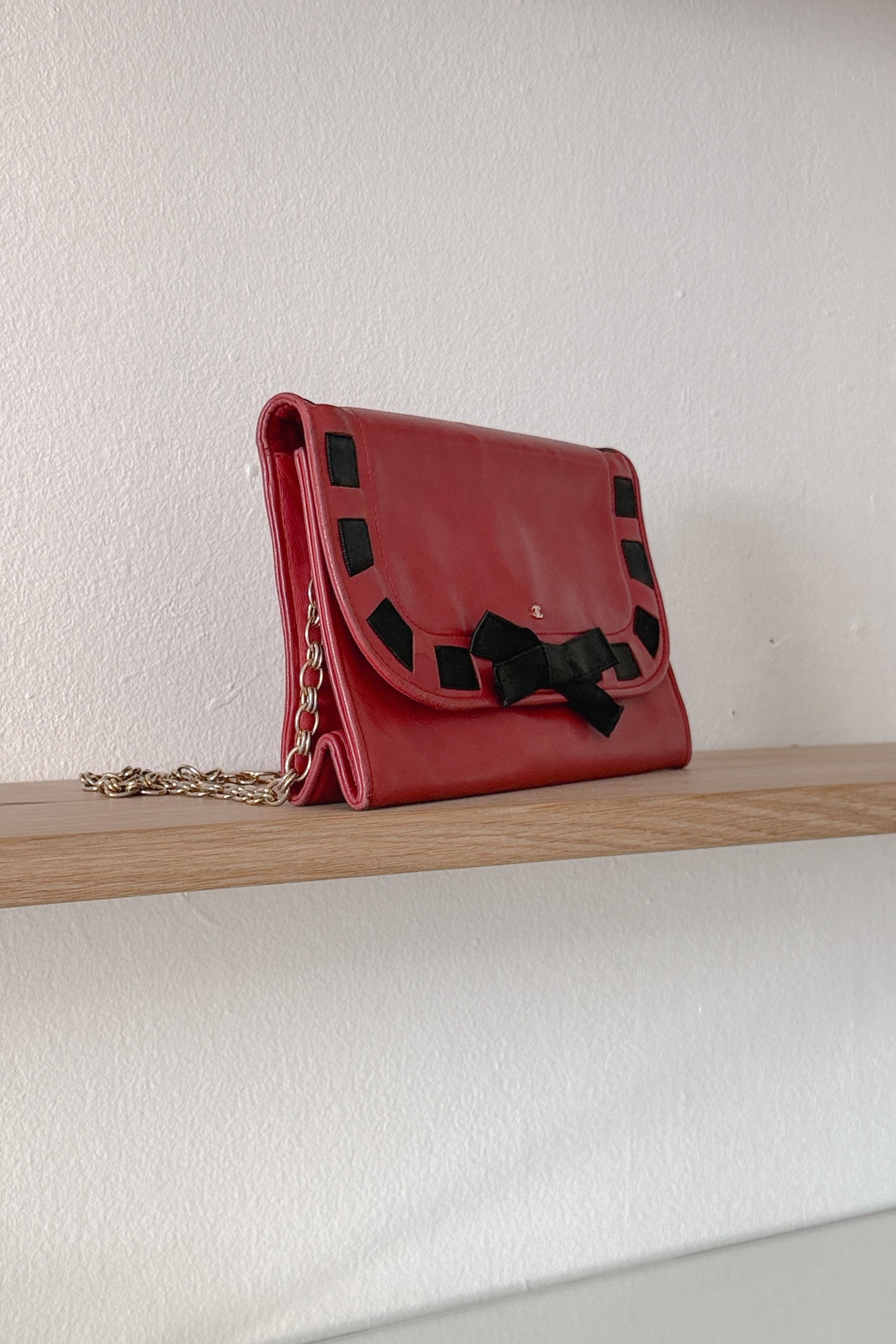 Chanel Vintage Red Leather Handbag – Gold Chain, WILDE Copenhagen
