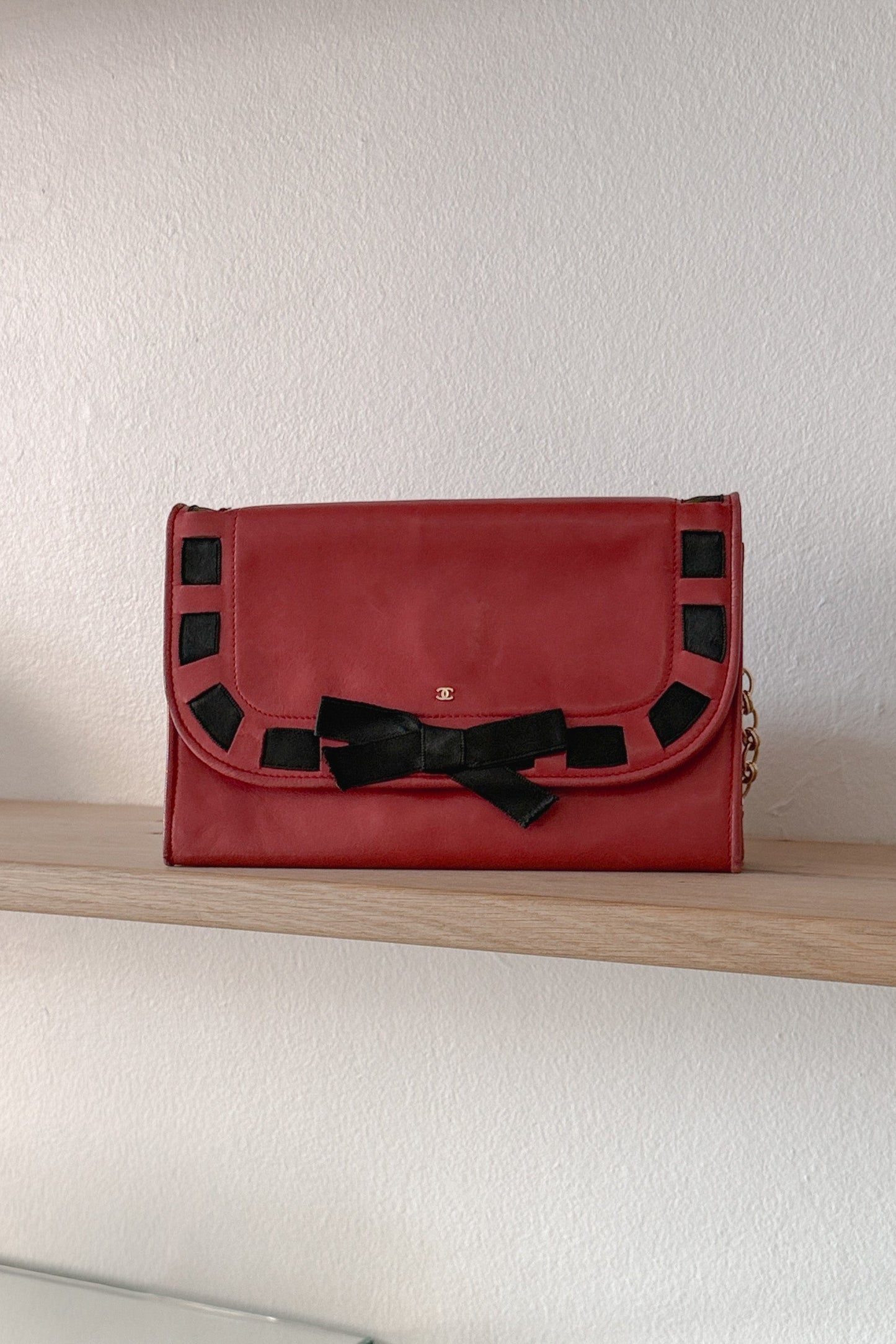 Chanel Vintage Red Leather Handbag – Gold Chain, WILDE Copenhagen