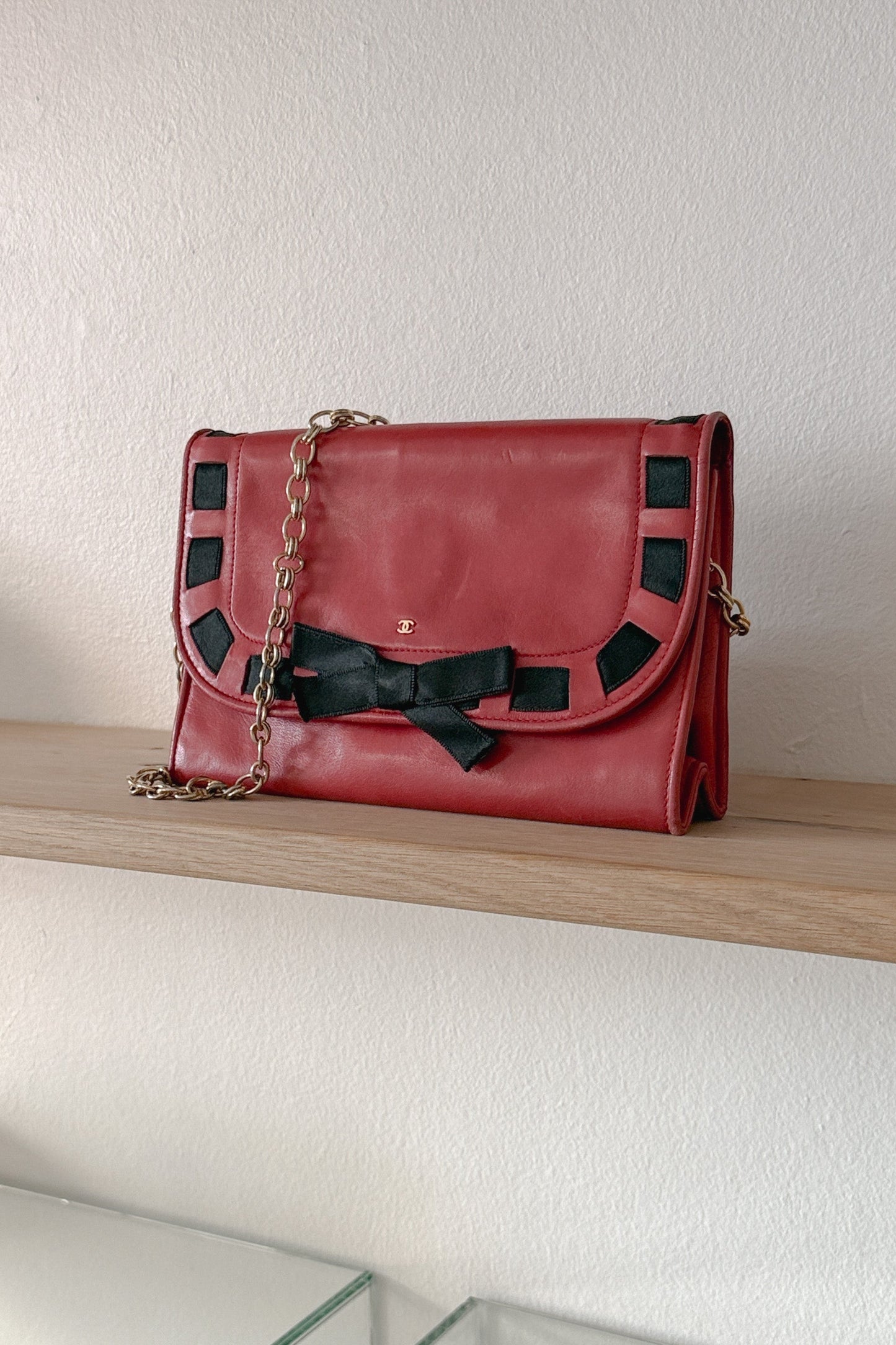 Chanel Vintage Red Leather Handbag – Gold Chain, WILDE Copenhagen