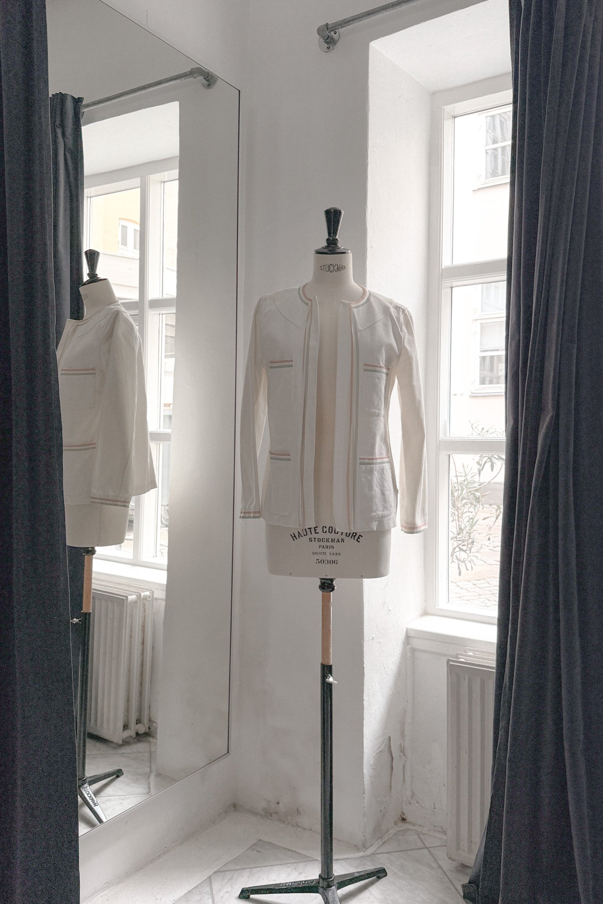 Vintage Chanel Cruise SS2004 Ecru Cotton Jacket, Size 38. WILDE, Copenhagen.