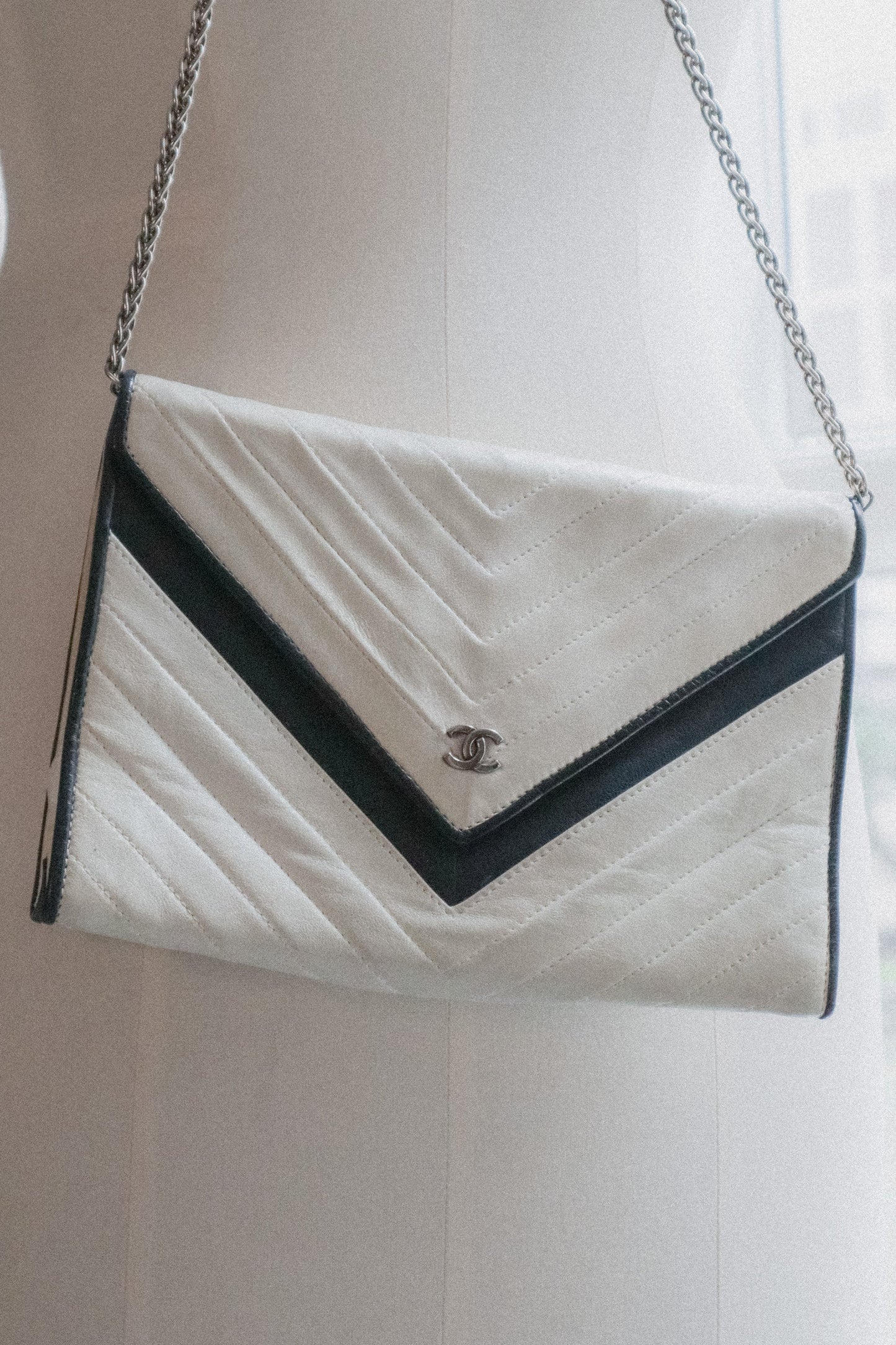 Chanel Vintage White Leather Handbag