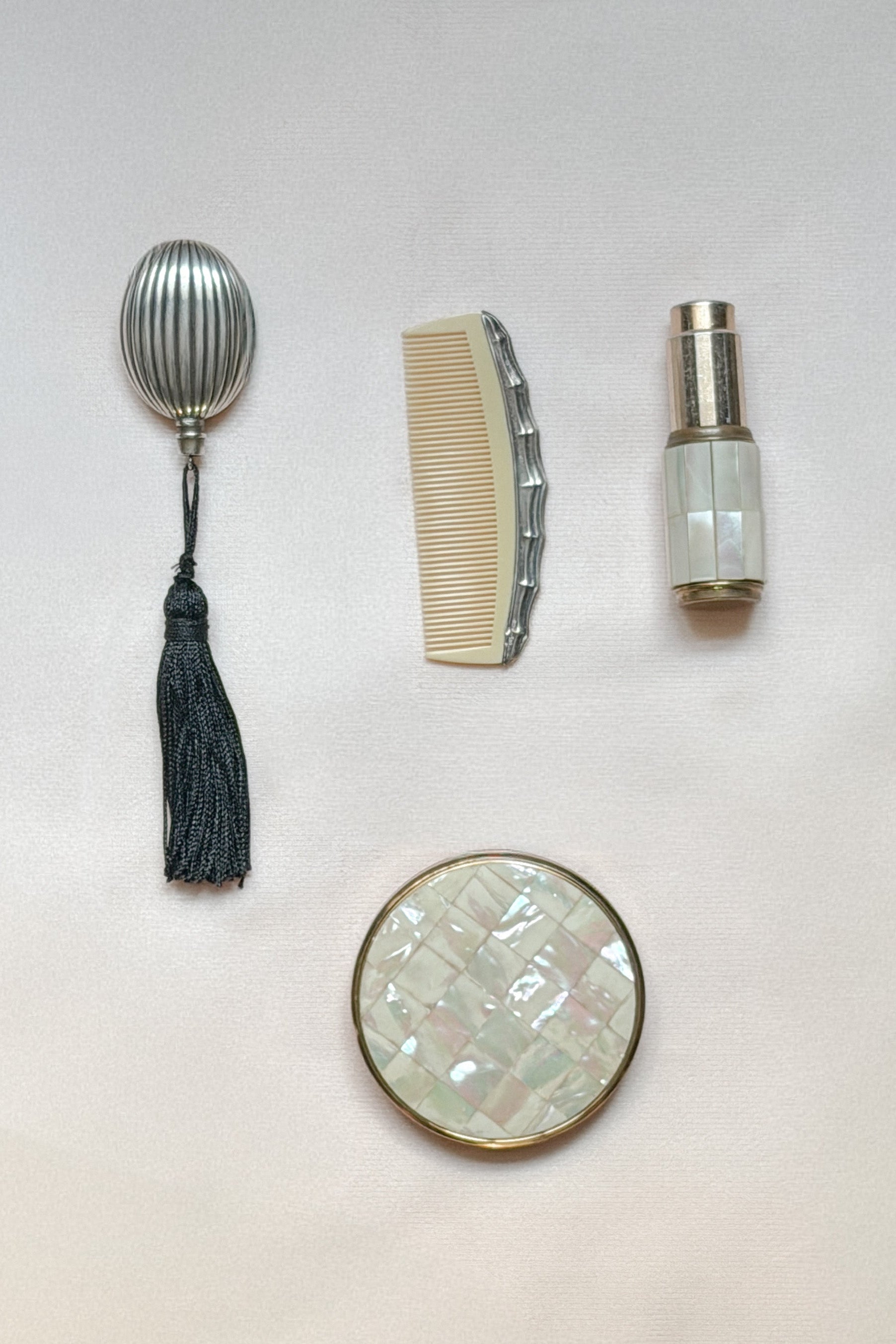 Vintage Mother of Pearl Compact Mirror, WILDE Copenhagen