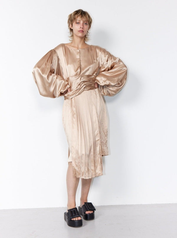 By Malene Birger Salon puff caramel silk dress - WILDE