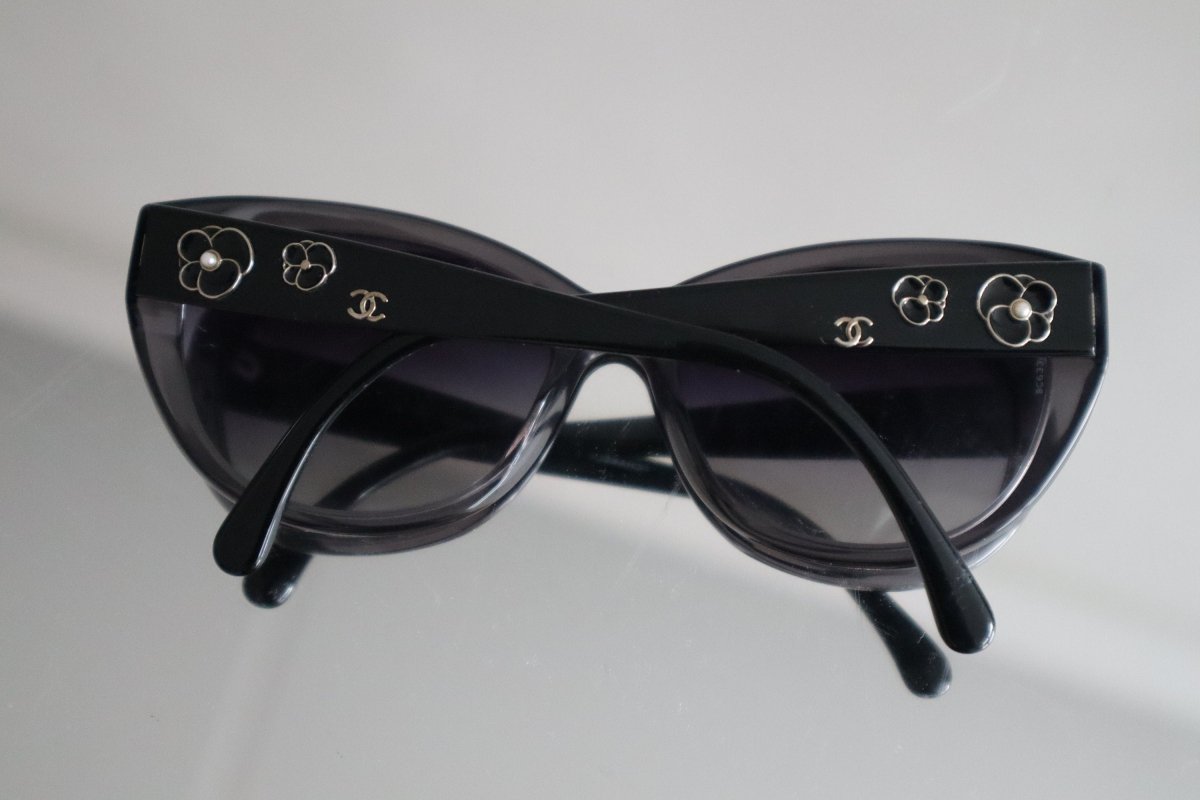 Chanel black Camellia sunglasses - WILDE
