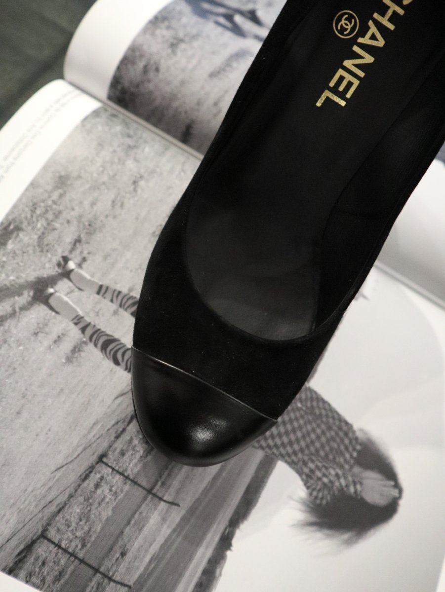 Chanel black heels - WILDE