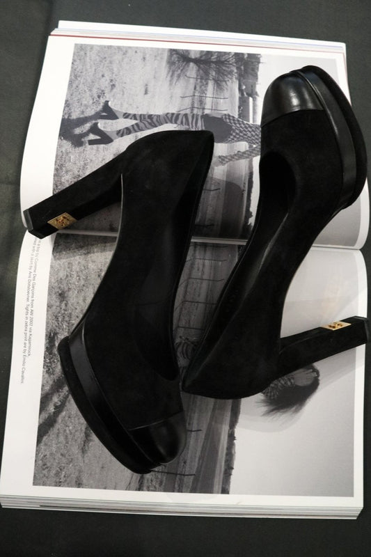 Chanel black heels - WILDE