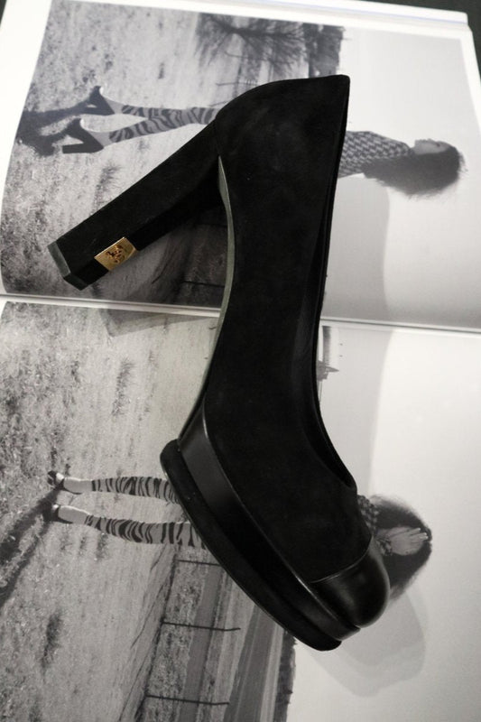 Chanel black heels - WILDE