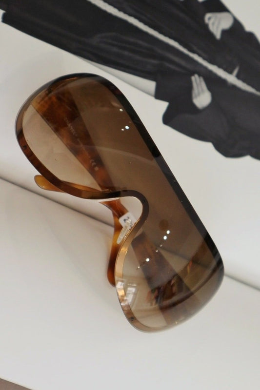 Chanel oversized sunglasses - WILDE