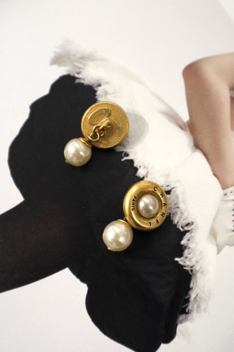 Chanel pearl cuff links - WILDE