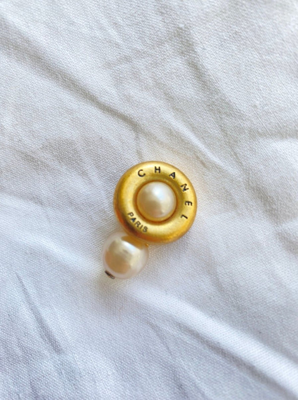 Chanel pearl cuff links - WILDE
