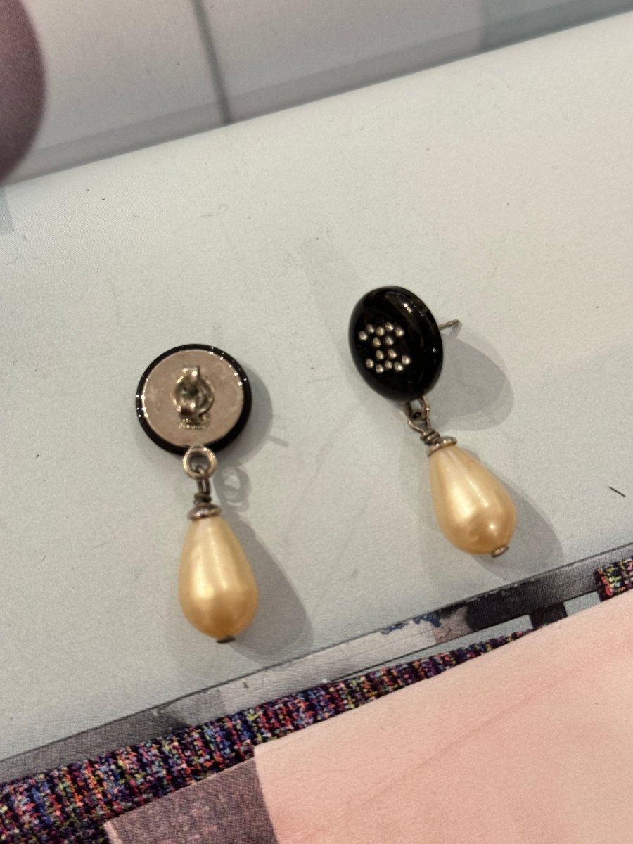 Chanel pearl earrings - WILDE