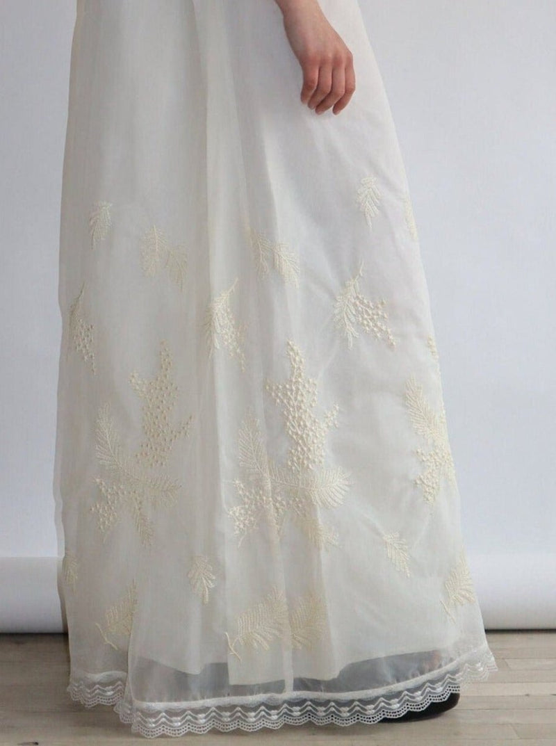 Embroidered pearls and lace dress - WILDE