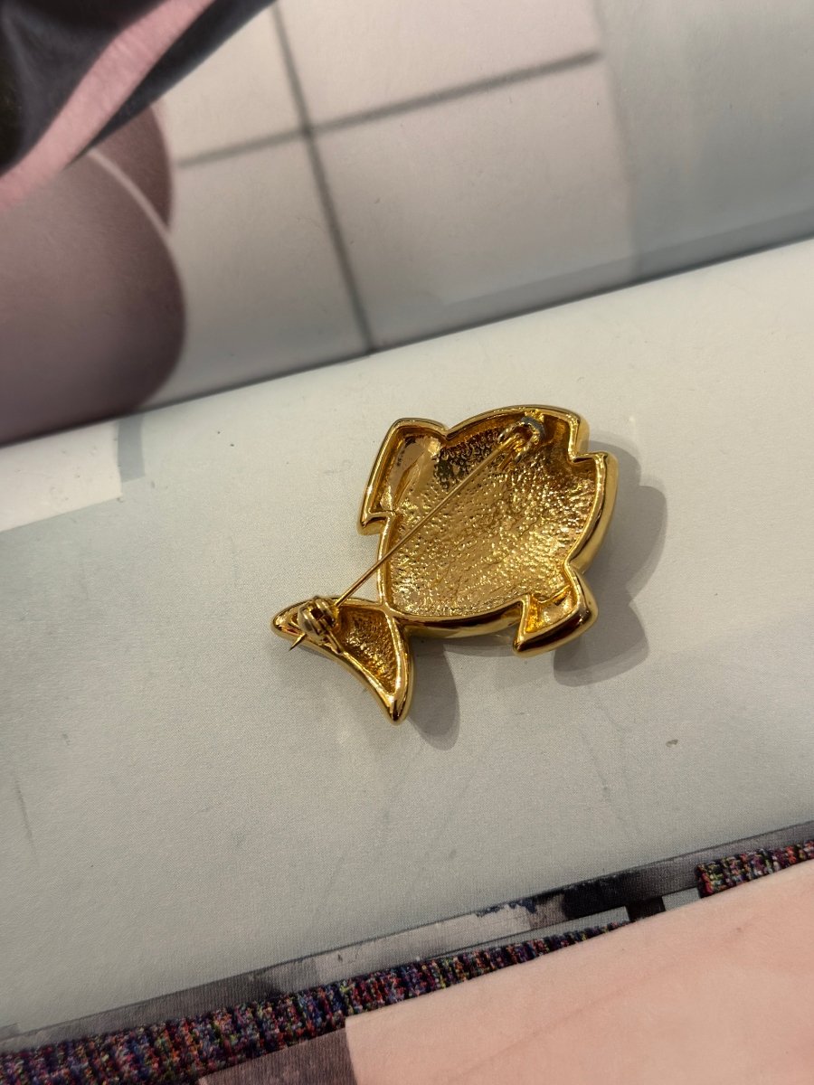 Gold fish brooch - WILDE