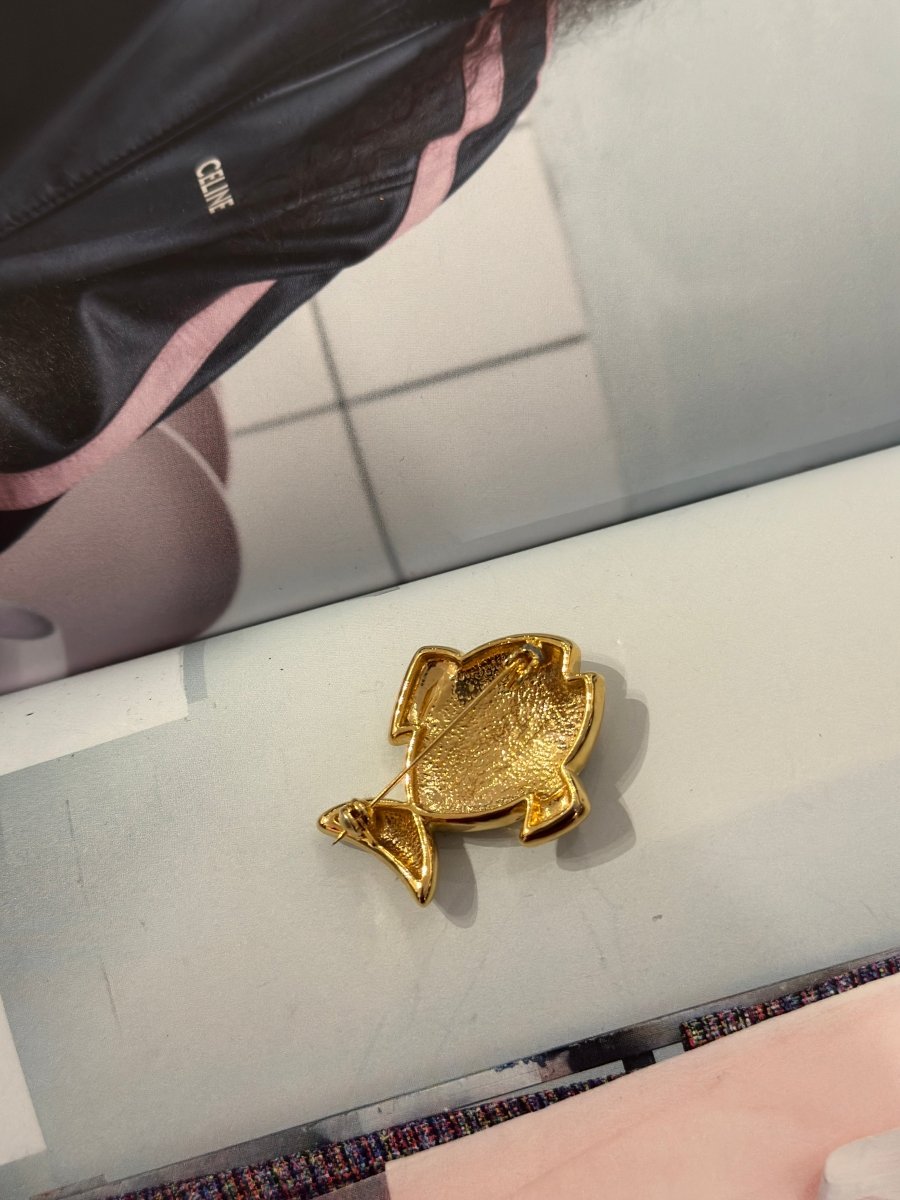 Gold fish brooch - WILDE