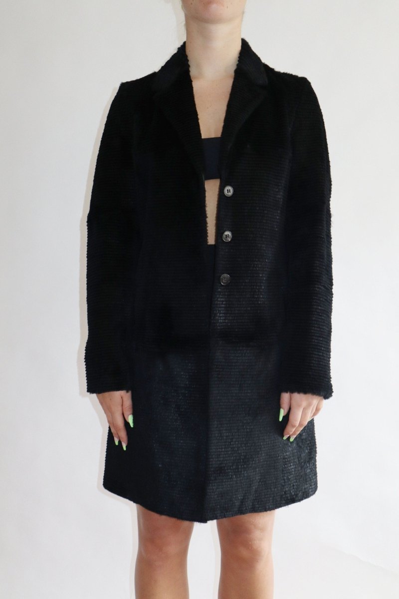 Hugo Boss black fur coat - WILDE