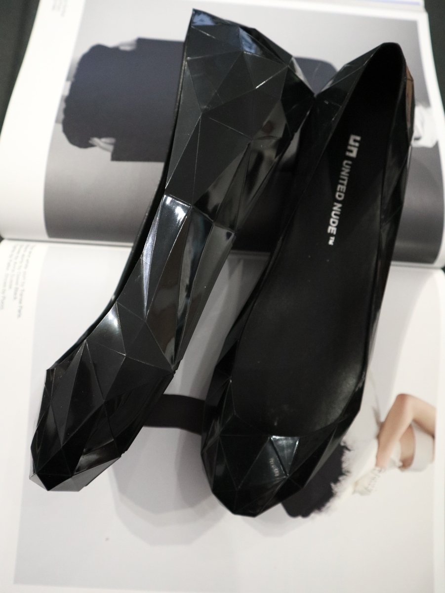 Issey Miyake flats - WILDE