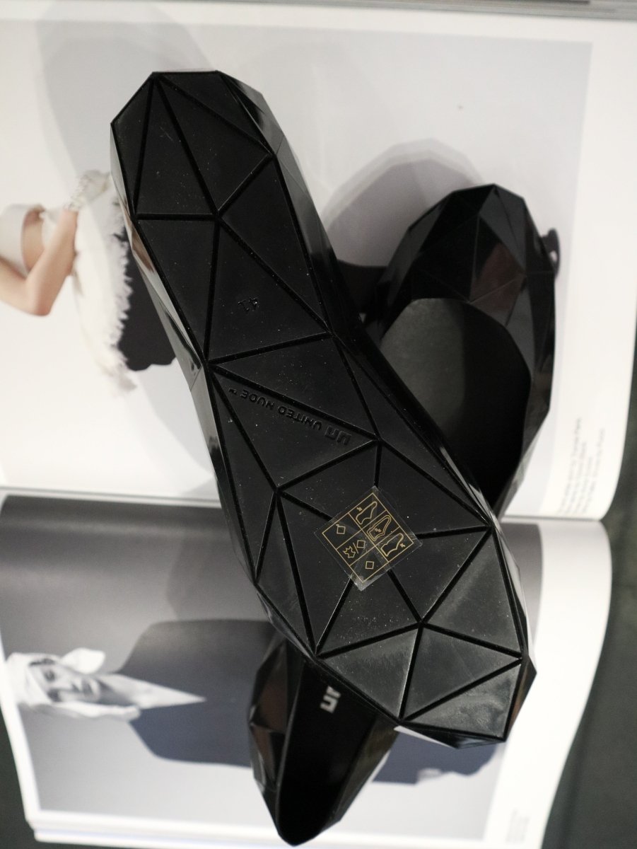 Issey Miyake flats - WILDE