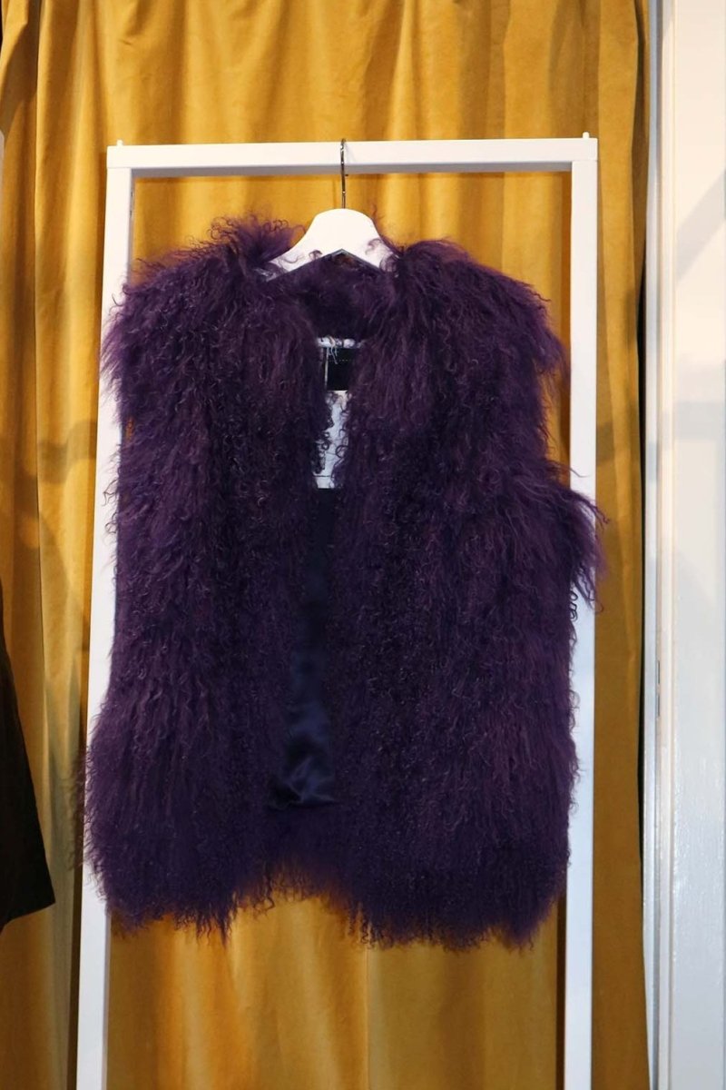 Purple Mongolian fur gilet - WILDE