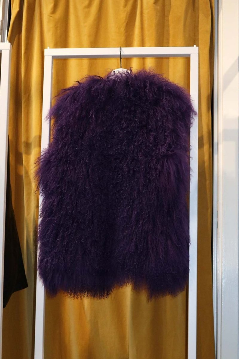 Purple Mongolian fur gilet - WILDE