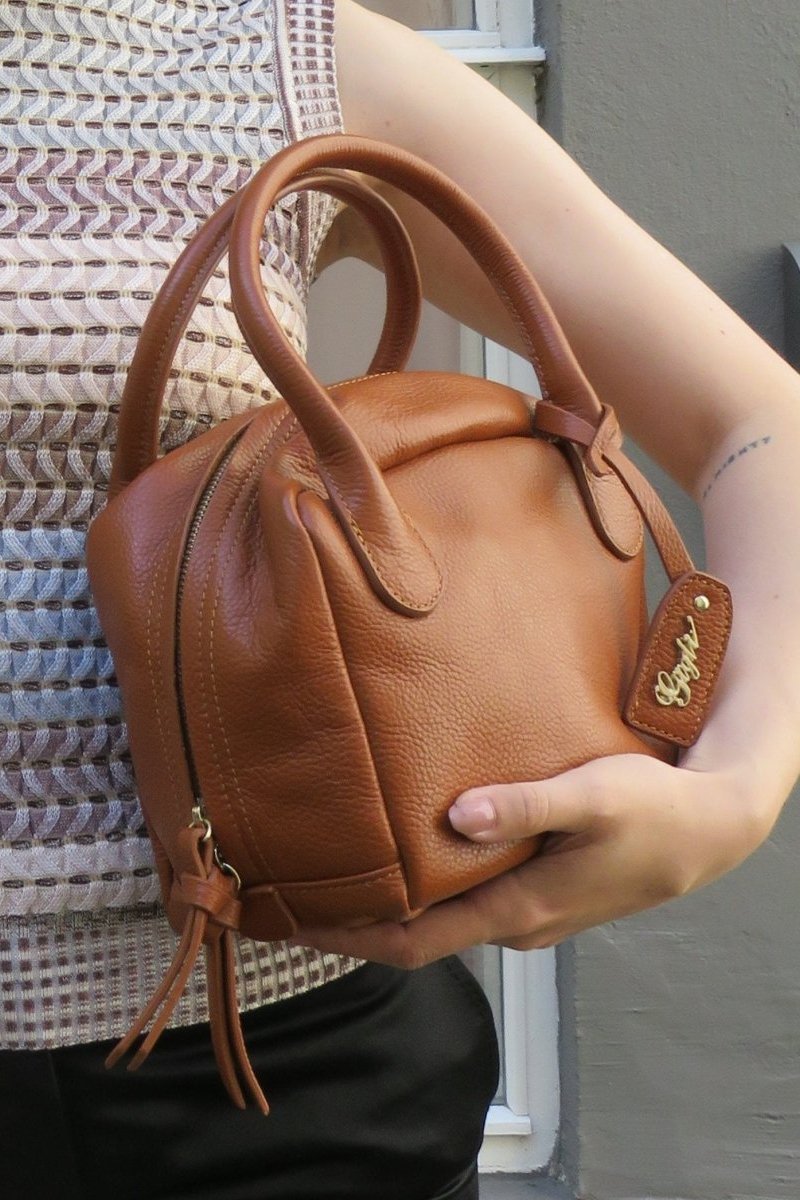 Romeo Gigli caramel handbag - WILDE