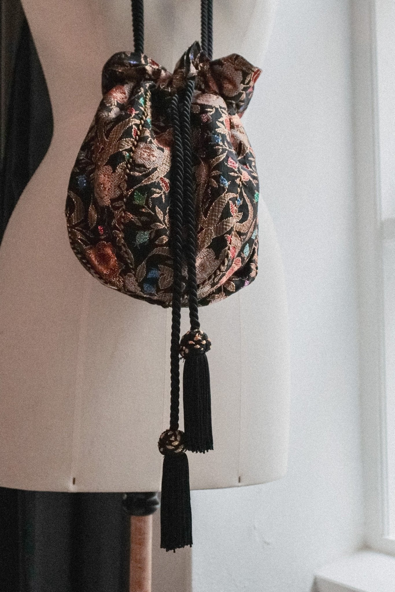 Victor Costa Floral Tassel Handbag - WILDE