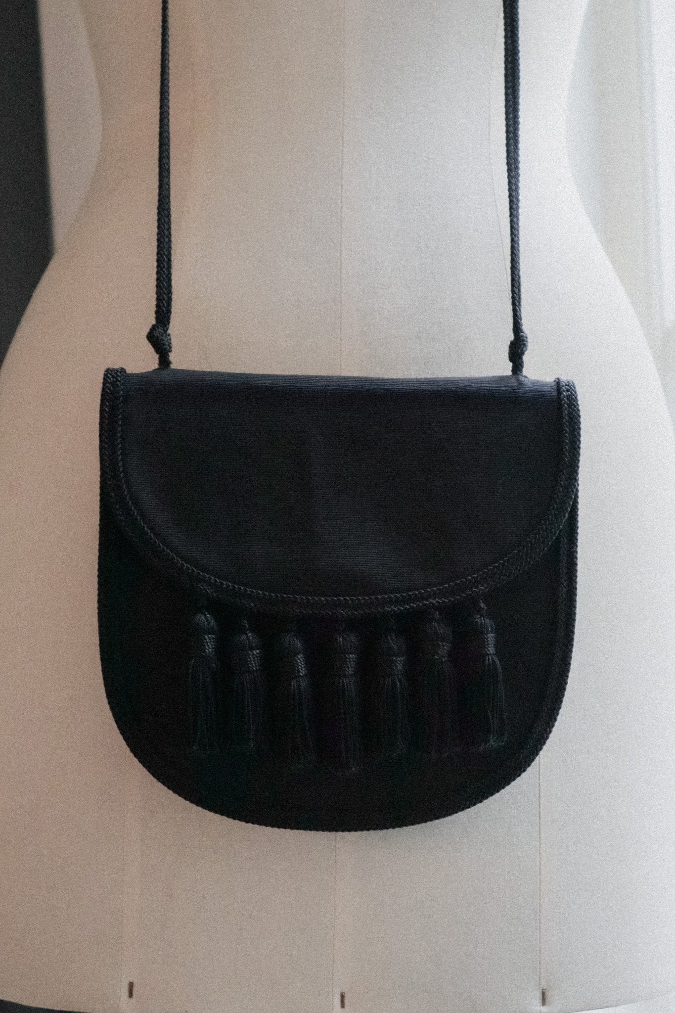 Yves Saint Laurent Tassels Handbag - WILDE